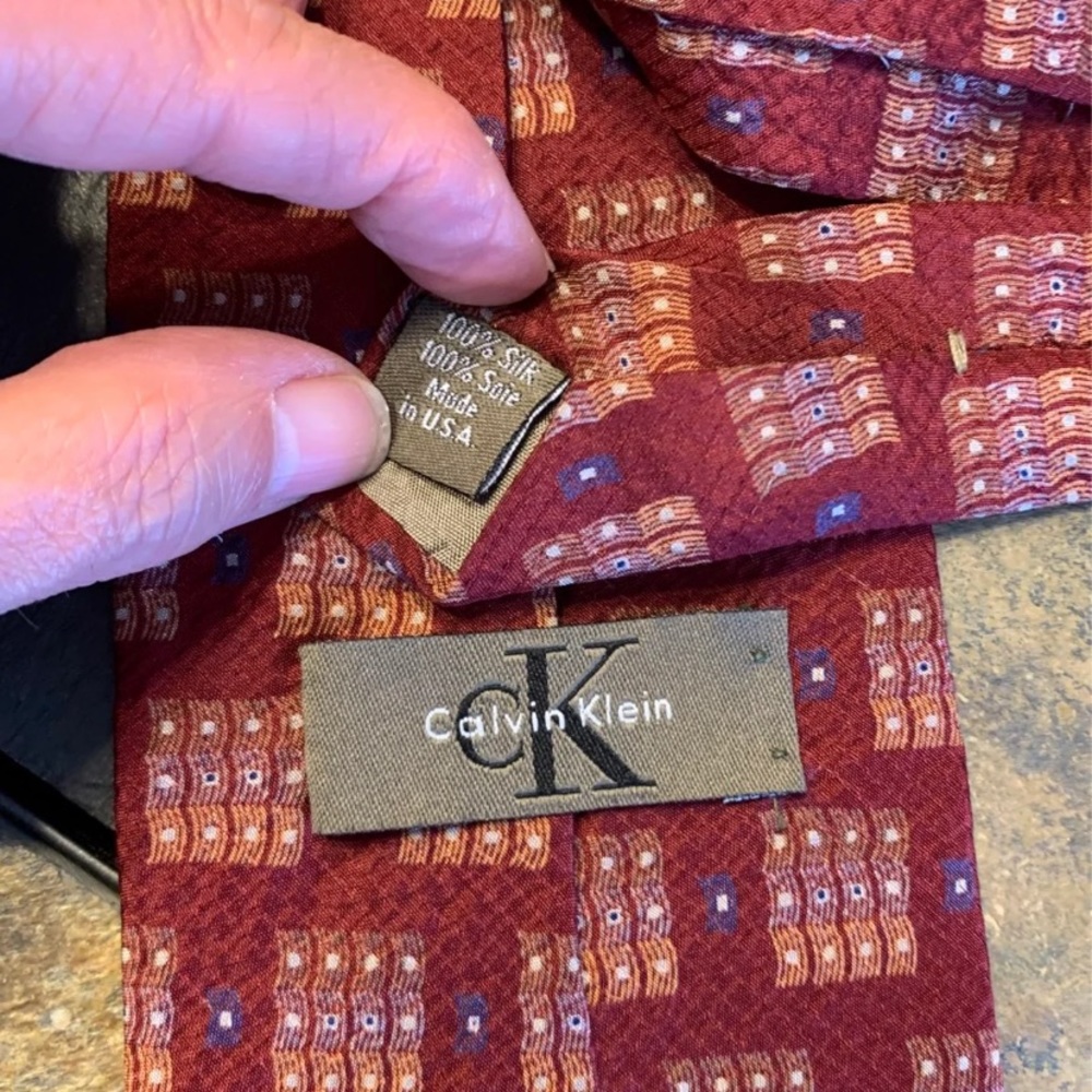 Calvin Klein silk tie - Picture 2 of 3